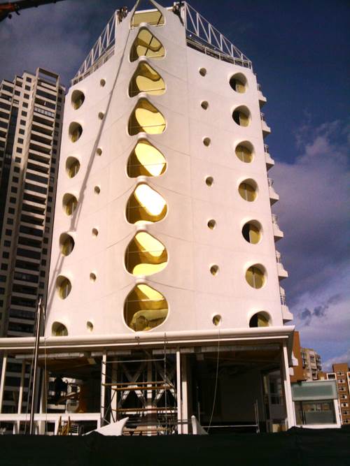 Fiberglass façade: GRP shapes modernize hotel in Spain